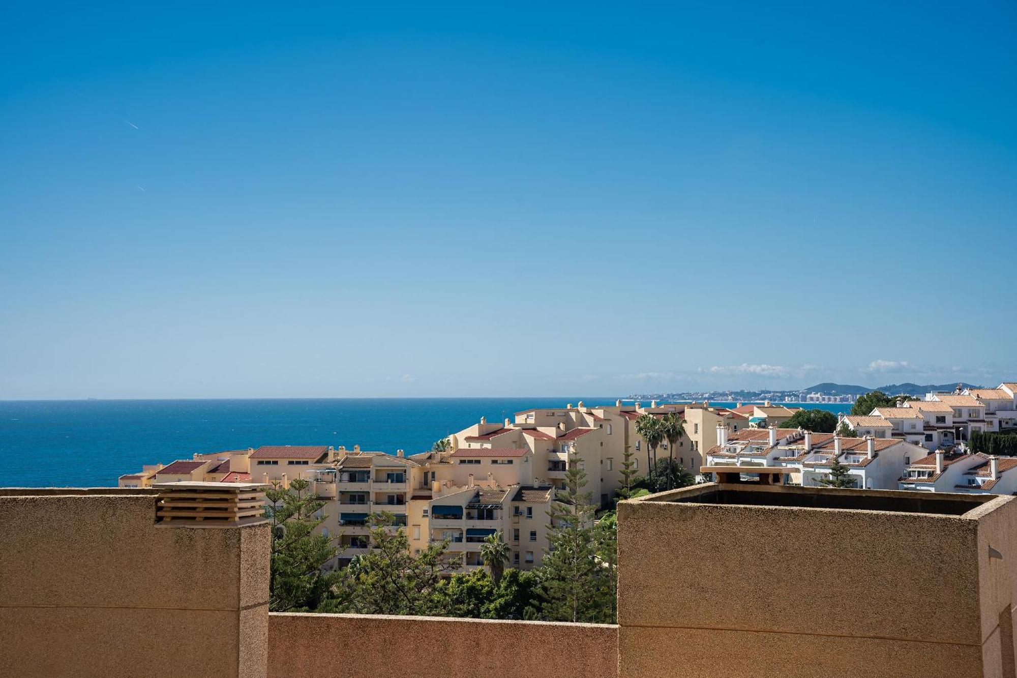 Monko Bora Bora Apartment Benalmadena Ngoại thất bức ảnh