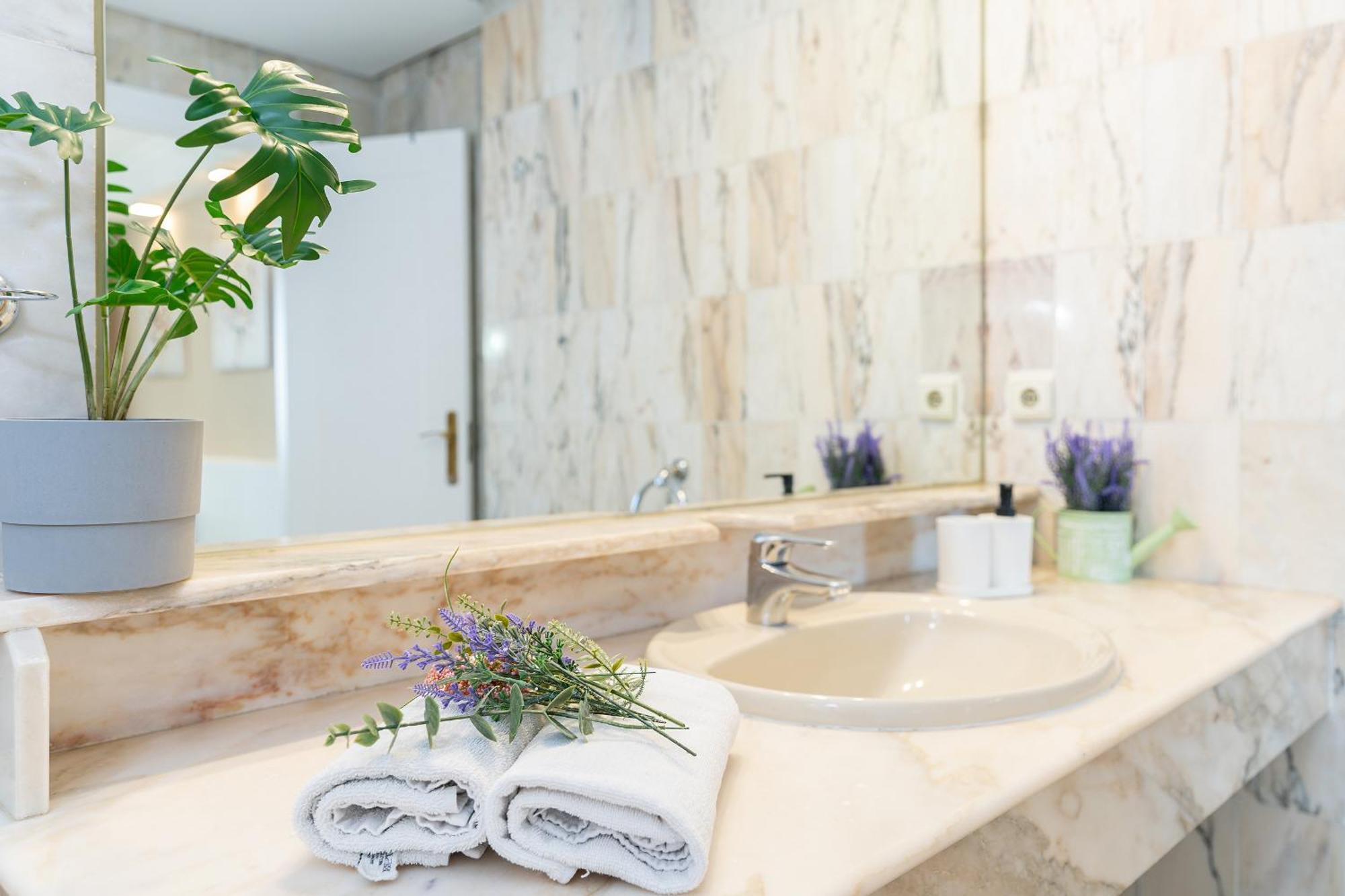 Monko Bora Bora Apartment Benalmadena Ngoại thất bức ảnh