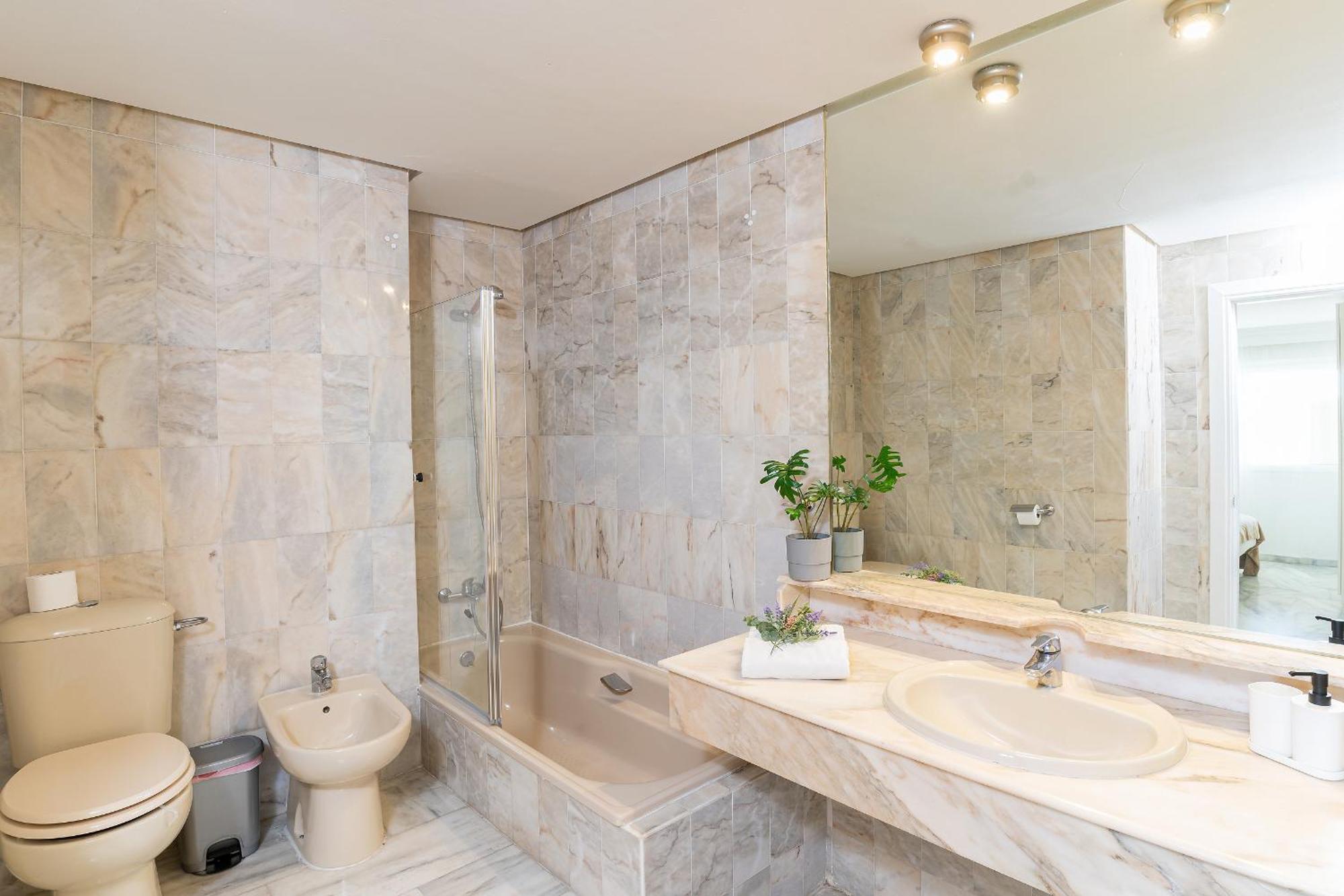 Monko Bora Bora Apartment Benalmadena Ngoại thất bức ảnh